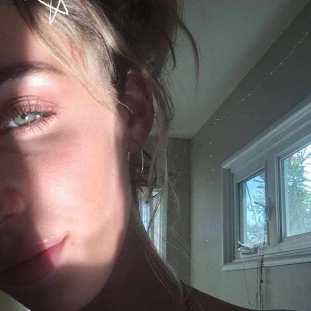 Meet your Posher, Ava